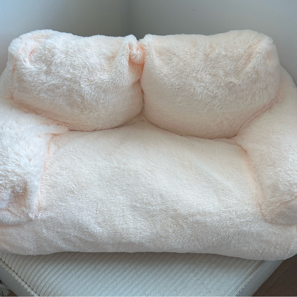 Adorable blush pink plush pet couch 🐾